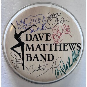 Dave Mathews Stefan Lessard, LeRoi Moore, Boyd Tinsley, Carter Beauford Parche de tambor único de 10 pulgadas firmado con prueba
