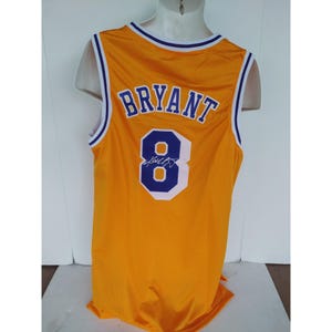Kobe Bryant Los Angeles Lakers vintage adidas #8 size xl, embroidered jersey signed with proof
