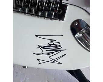 ノエル＆リアム・ギャラガーのオアシス・エレキギター（サイン入り