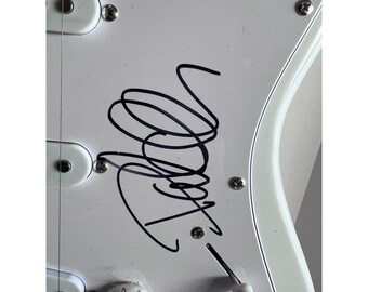 ノエル＆リアム・ギャラガーのオアシス・エレキギター（サイン入り