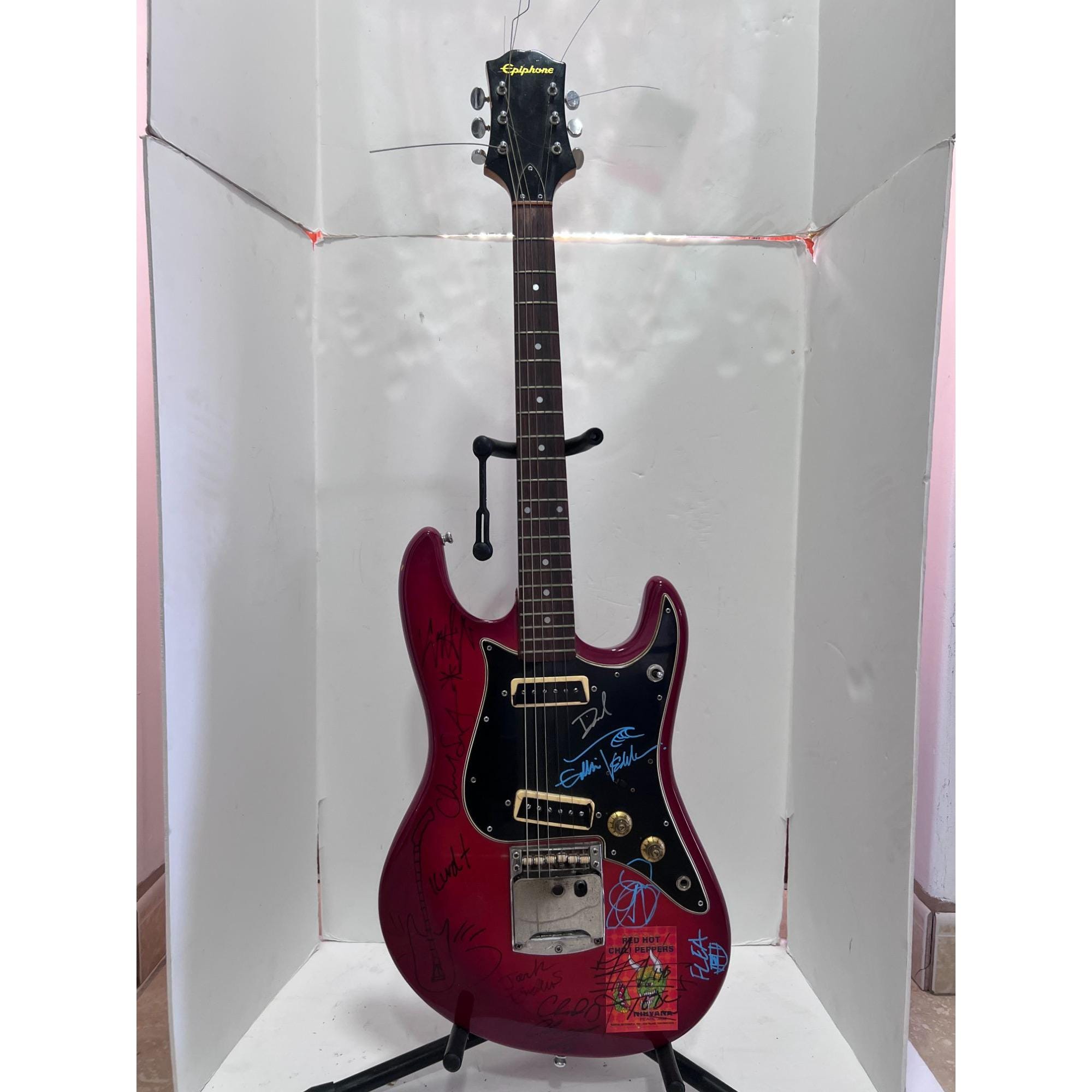 【激レア】カートコバーン VANDALISM ストラトキャスターNirvana 激レア】カートコバーン VANDALISM ストラトキャスターNirvana
