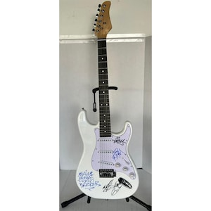 Blink 182 Travis Barker gesigneerd met inscriptie, Mark Hoppus, Tom DeLonge, Matt Skiba gesigneerd met bewijs