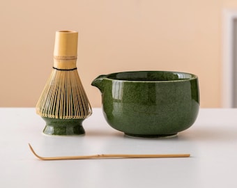 Green Ceramic Matcha Bowl Set with Spout Bamboo Whisk and Chasen Holder Elegant Matcha Whisk Ceremony Set 450ml