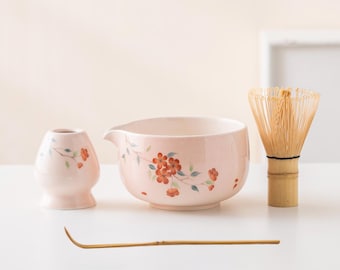 Handbemalte Florale Keramik Matcha Schüssel Set mit Auslauf Bambus Schneebesen und Chasen Halter Elegantes Matcha Kit Geschenkset 450ml