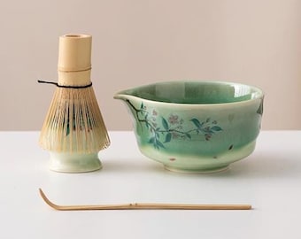 Hand-painted Flower Ceramic Matcha Bowl Set with Bamboo Whisk and Chasen Holder Green Matcha Whisk Set 450ml