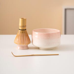 Set di ciotole per matcha in ceramica rosa sfumato, frusta in bambù e porta chasen, set esclusivo per la cerimonia del tè matcha da 480 ml