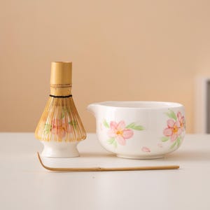 Hand-painted Floral Ceramic Matcha Bowl Set with Spout Bamboo Whisk and Chasen Holder Unique Matcha Whisk Gift Set 450ml