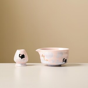 Handmålad katt kristallin glasyr keramisk matchaset med bambu visphållare 450ml Chawan and Holder