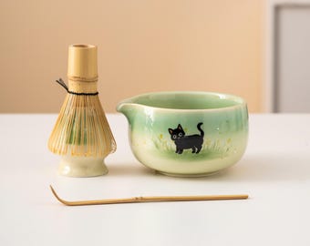 Handmålad svart katt keramisk matchaskålset med pip bambuvisp och chasenhållare grön matcha teceremoniset 450ml
