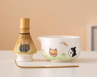 Hand-painted Cat Head Ceramic Matcha Bowl Set with Spout Bamboo Whisk and Chasen Holder Unique Matcha Whisk Gift Set 450ml