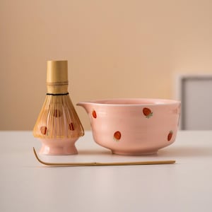 Hand-painted Strawberry Ceramic Matcha Bowl Set with Bamboo Whisk and Chasen Holder Pink Matcha Ceremonial Set 450ml