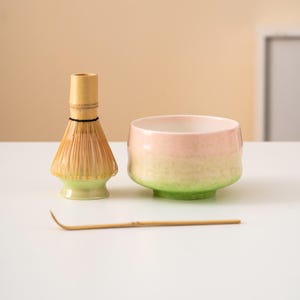 Set di ciotole per matcha in ceramica rosa sfumato, frusta in bambù e porta chasen, set esclusivo per la cerimonia del tè matcha da 480 ml