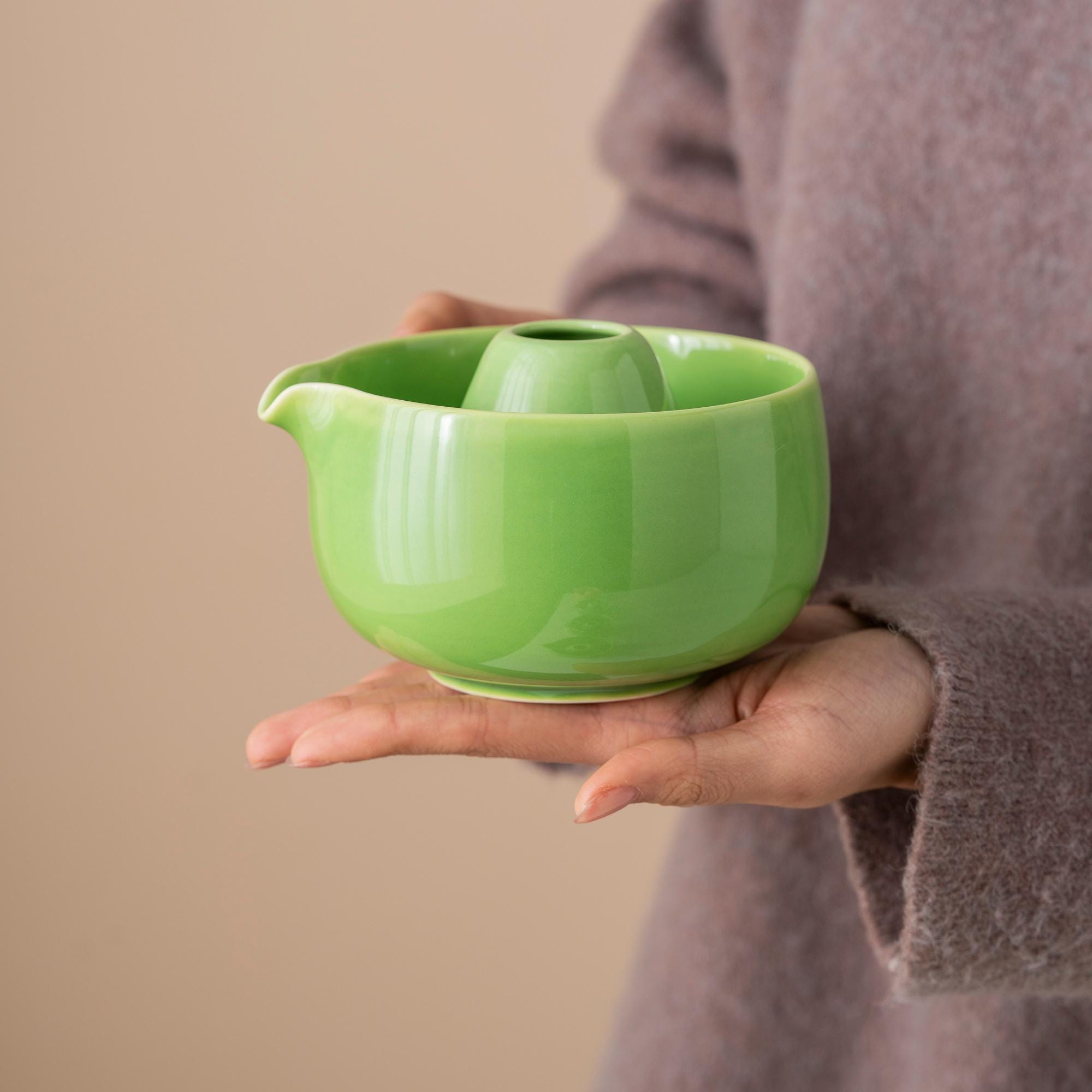 Set di ciotole per matcha in ceramica verde con beccuccio, frusta in bambù e porta chasen, elegante set cerimoniale per frusta per matcha da 450 ml - Italia