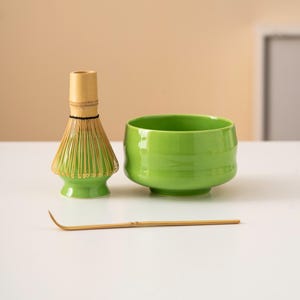 Green Ceramic Matcha Bowl Set Bamboo Whisk and Chasen Holder Unique Matcha Tea Ceremony Set 480ml