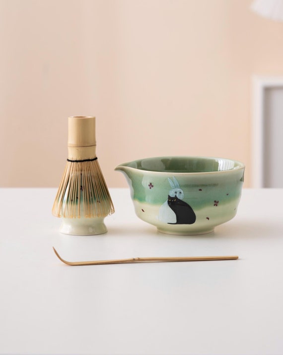 Hand-painted Black Cat and Bunny Ceramic Matcha Bowl with Bamboo Whisk and Chasen Holder Green Matcha Whisk Set 450ml