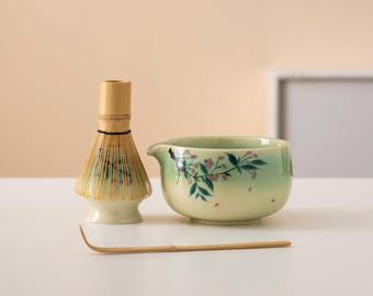 Handbemalte Blumen Keramik Matcha Schüssel Set mit Auslauf Bambus Schneebesen und Chasen Halter Einzigartige Matcha Tee Set 450ml