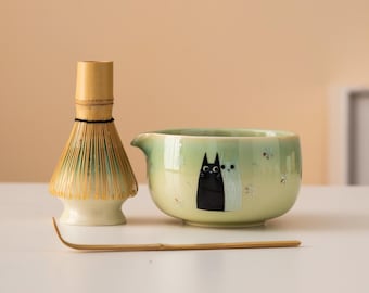 Hand-painted Cute Cat Ceramic Matcha Bowl Set with Spout Bamboo Whisk and Chasen Holder Unique Matcha Tea Set 450ml
