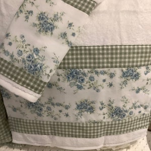Shabby Chic Vintage Blue rose  Lace  Cottage chic Decorative Guest White Hand towel set