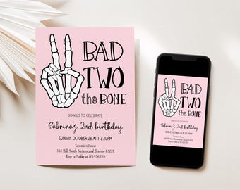 Bearbeitbares Bad TWO the Bone-Einladung, Minimalistische Mädchen-Geburtstagsfeier, moderne rosa und schwarze Skelettfriedenshand, druckbare Vorlage, D279