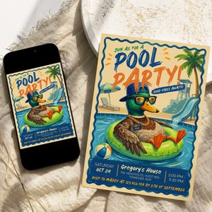 Peut inclure: Une carte d'invitation rectangulaire pour une fête à la piscine et un smartphone affichant le même design. Le graphique montre un canard portant des lunettes de soleil et une casquette bleue, flottant dans une bouée verte dans une piscine.