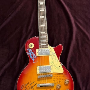 Guitare électrique Les Paul signée par le groupe Eagles