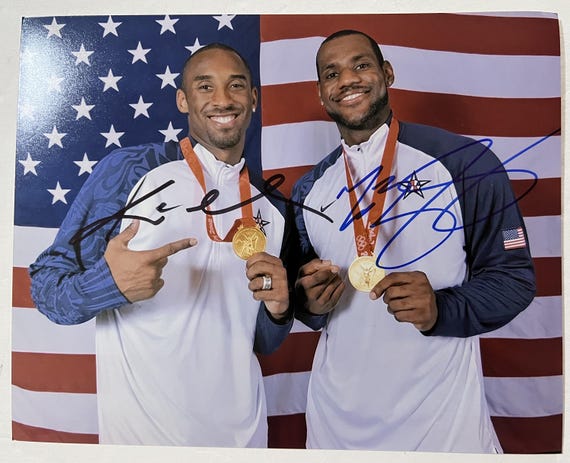 レブロン・ジェームズ/コービー・ブライアント サイン入写真 証明書付