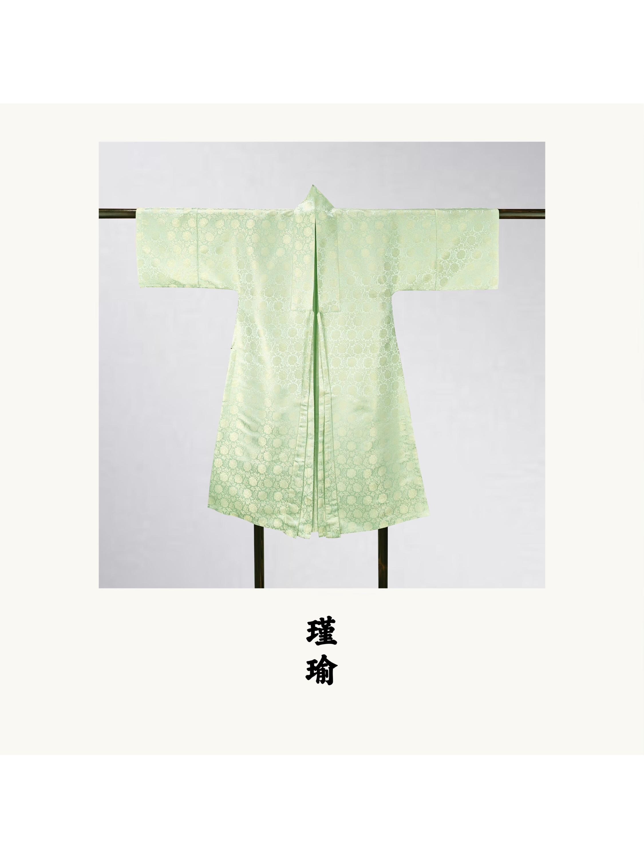 Traditional Chinese Silk Hanfu Silk Robe Chinese Pattern Chinese Art ...