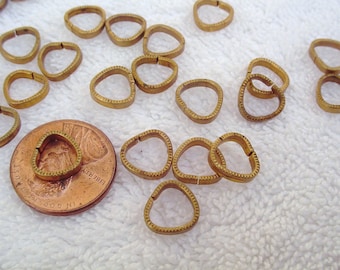 100 Vintage Brass D-Rings, 6mm x 7mm inside, Textured Edge, INVENTORY CLOSE OUT!