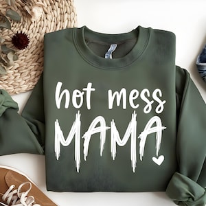 Hot mess Mama faisant la meilleure chemise, chemise drôle de vie de maman, chemise de maman qui travaille, chemise chaude de désordre, t-shirt graphique de maman, chemise de maman, cadeau de maman, cadeau drôle pour maman