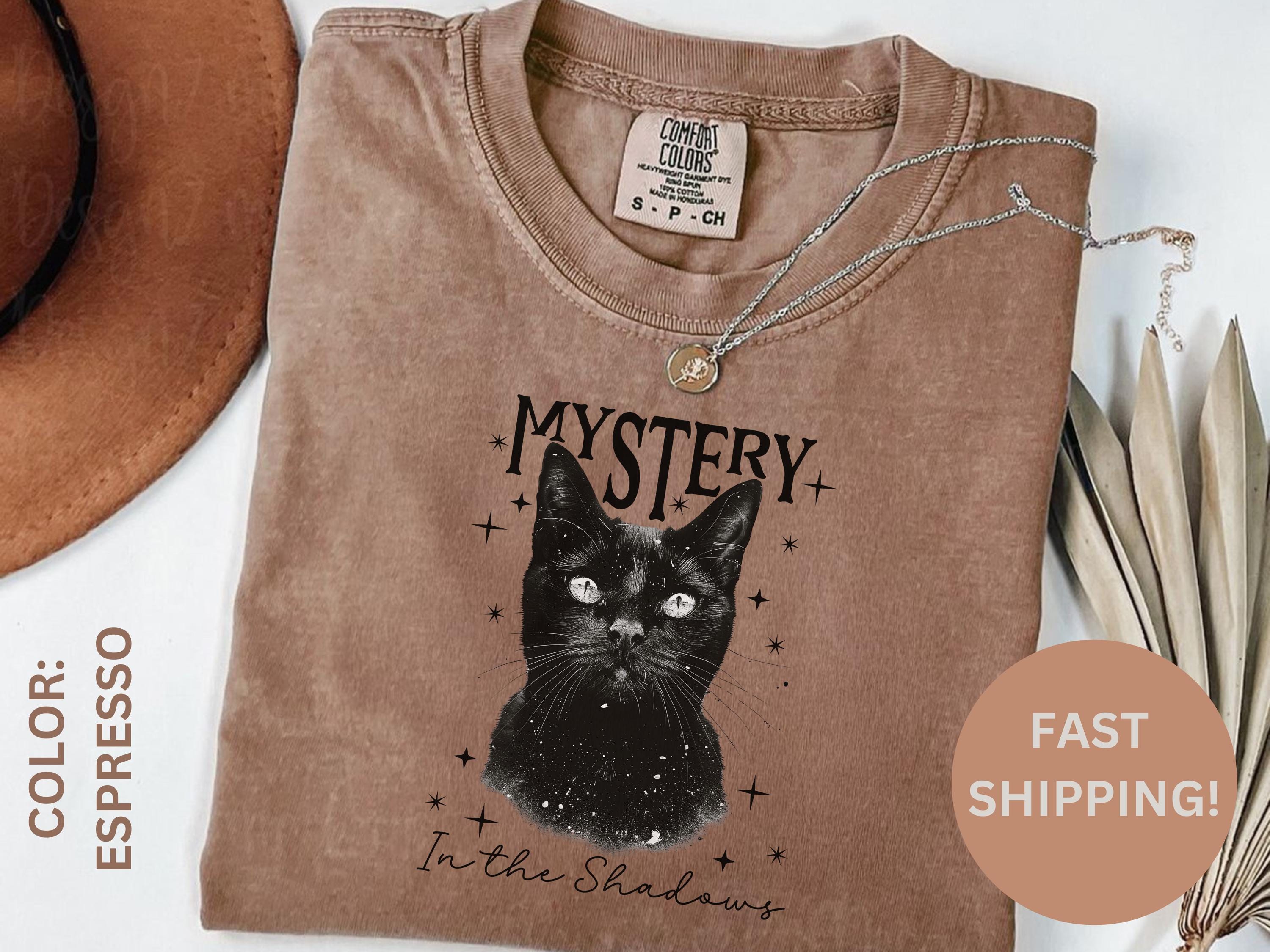 Comfort Colors Gothic T-Shirt: Vintage Horror Design