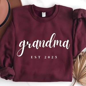 Niestandardowa bluza babci z imionami wnuków na rękawie, spersonalizowana bluza z kapturem babci, strój babci, odzież Gigi Mimi, prezenty na dzień matki