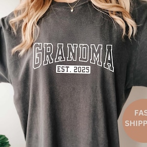 Comfort Colors® Grandma EST 2025 Shirt - Lieblings-Oma-T-Shirt, Muttertagsgeschenk, Großmutter-Shirt, Geschenk von Enkelkindern, Mimi-Shirt
