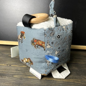 Western theme sensory block toy, horse farm, fabric activity cube, unisex baby shower gift, teething ring, stroller toy, cowboy ranch rodeo