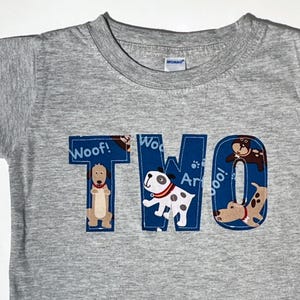 Hunde Geburtstags-Shirt, Welpe Themed Party T-Shirt, zwei Shirt für Jungen 2.Geburtstag, Hundeliebhaber T-Shirt, Blau, Braun, Rot - Benutzerdefinierte Größe und Anzahl