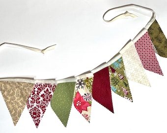 Bandeirinhas de Natal feitas à mão, faixa de tecido, guirlanda vintage, vermelho, verde, bege, decoração para lareira, estilo antigo - 9 bandeirinhas triangulares