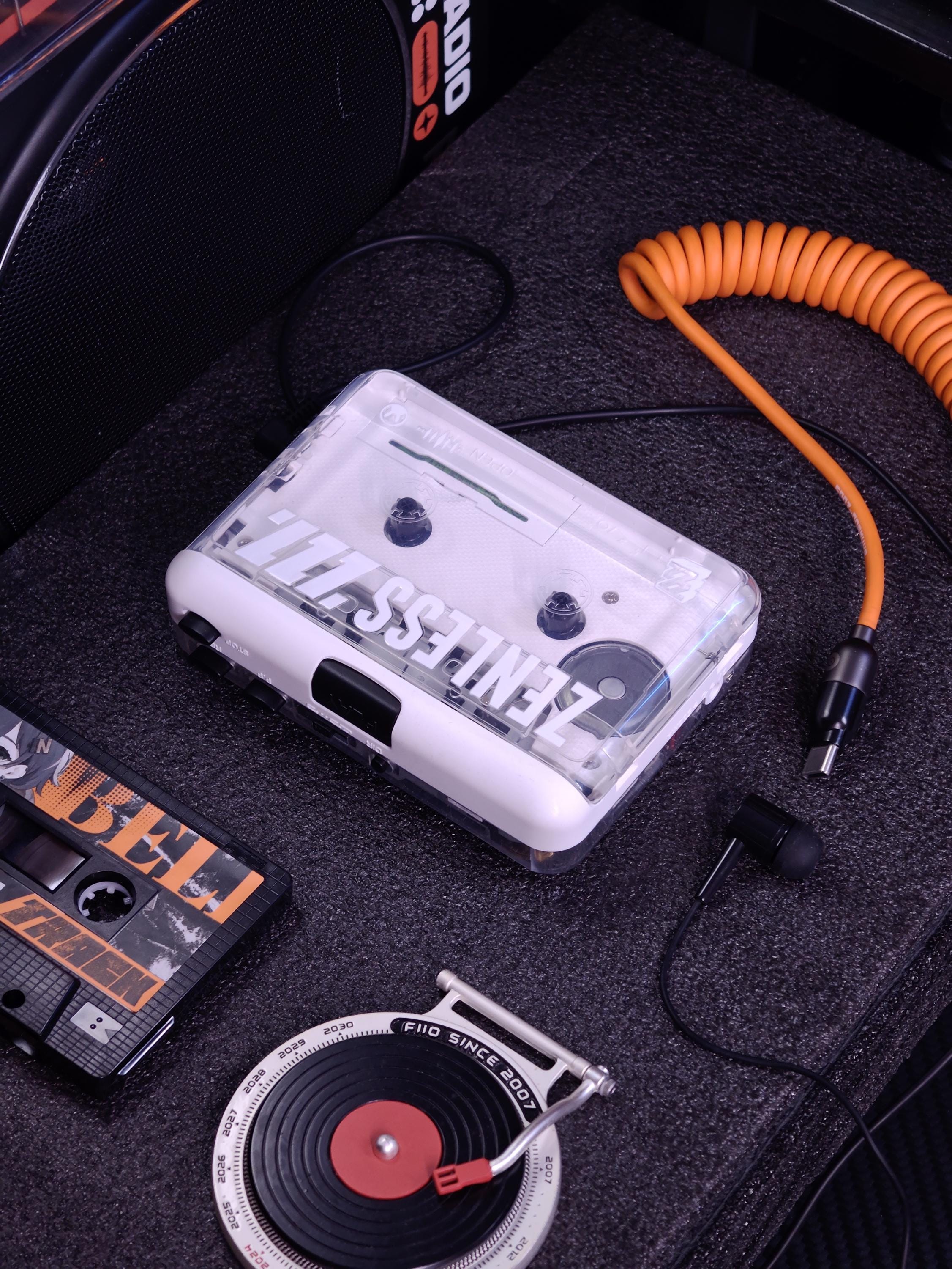 ゼンレスゾーンゼロ (Zenless Zone Zero) カセットプレイヤー - ZZZ