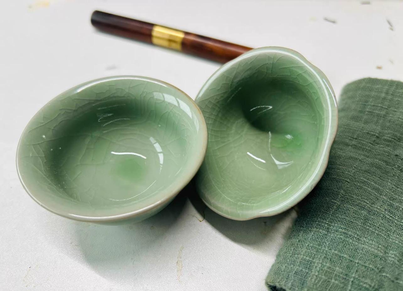 青衣 Wエンジン超リアルレプリカ ― 景徳鎮「氷翡翠」磁器急須＆金彩