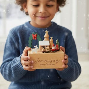 Spieluhr mit Gravur, personalisierte Winter-Schnee-Haus Drehzug Spieluhr aus Holz, Weihnachtsgeschenk, Geburtstagsgeschenk, Neugeborenen Geschenk