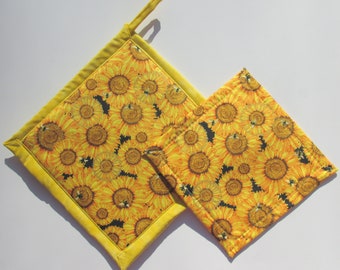 Sunflowers and Bees on Black Yellow Potholder and Jar Opener Gift Set, Arthritis Aid, Cooking Holder, Handmade Holder, Hot Mat, Gift Set