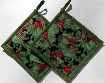 Cardinals in Pine Trees Green Potholders, Cardinal Pot Holders, Cardinal Hot Pads, Hot Mats, Bird Theme Kitchen, Cardinal Decor