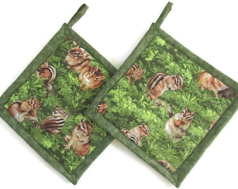 Chipmunks Everywhere Holders, Chipmunk Holders, Chipmunk Gift, Chipmunk Hot Pads, Chipmunk Hot Mats, Handmade Potholders