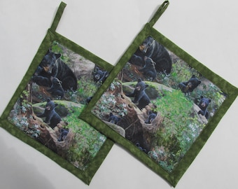 Black Bears and Cubs Potholders, Bear Theme Kitchen, Bear Pot Holders, Bear Kitchen Decor, Bear Hot Pads, Bear Hot Mats