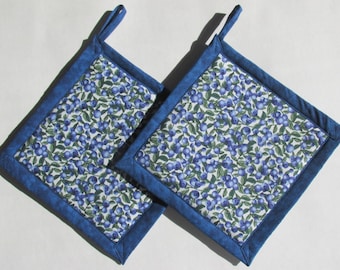 Blueberry Potholders, Blueberries Pot Holders, Blueberry Kitchen Theme, Blueberry Kitchen Decor, Handmade Kitchen Accessories