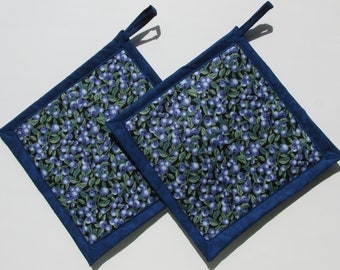 Blueberry on Black Potholders, Blueberries Pot Holders, Blueberry Kitchen Theme, Blueberry Kitchen Decor, Handmade Kitchen Accessories