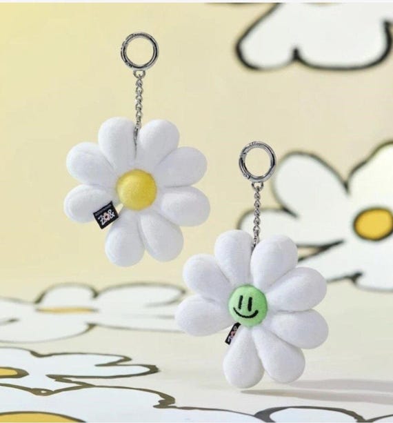 Zoa & Friends Plush Daisy Keyring – G-dragon Ubermensch Tour | GD