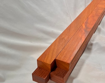 Listwy drewniane Padauk, 1 1/2" x 24" (1" grubości), opakowanie 2 sztuk, wykończone drewno
