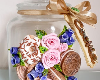 Glass Jar in Porcelain Clay Handmade with Cookies theme - Kessia Perin.