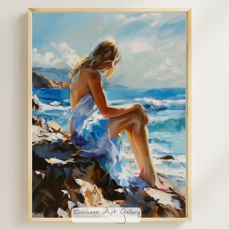 Pu&ograve; includere: Una donna con un vestito blu &egrave; seduta su una costa rocciosa, guardando l'oceano. L'acqua &egrave; di un blu vibrante e ci sono onde bianche che si infrangono contro le rocce. Il cielo &egrave; di un azzurro chiaro con nuvole bianche.
