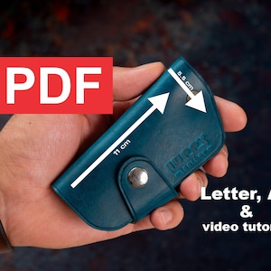 Könnte beinhalten: Türkisfarbener Leder-Schlüsselhalter, 11 cm lang und 5,5 cm breit, mit Druckknopfverschluss. Das Bild enthält den Text "PDF" in einem roten Feld und "Letter, A4 & video tutorial".