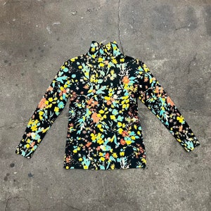 1970s black colorful floral print knit turtleneck long sleeve top size small